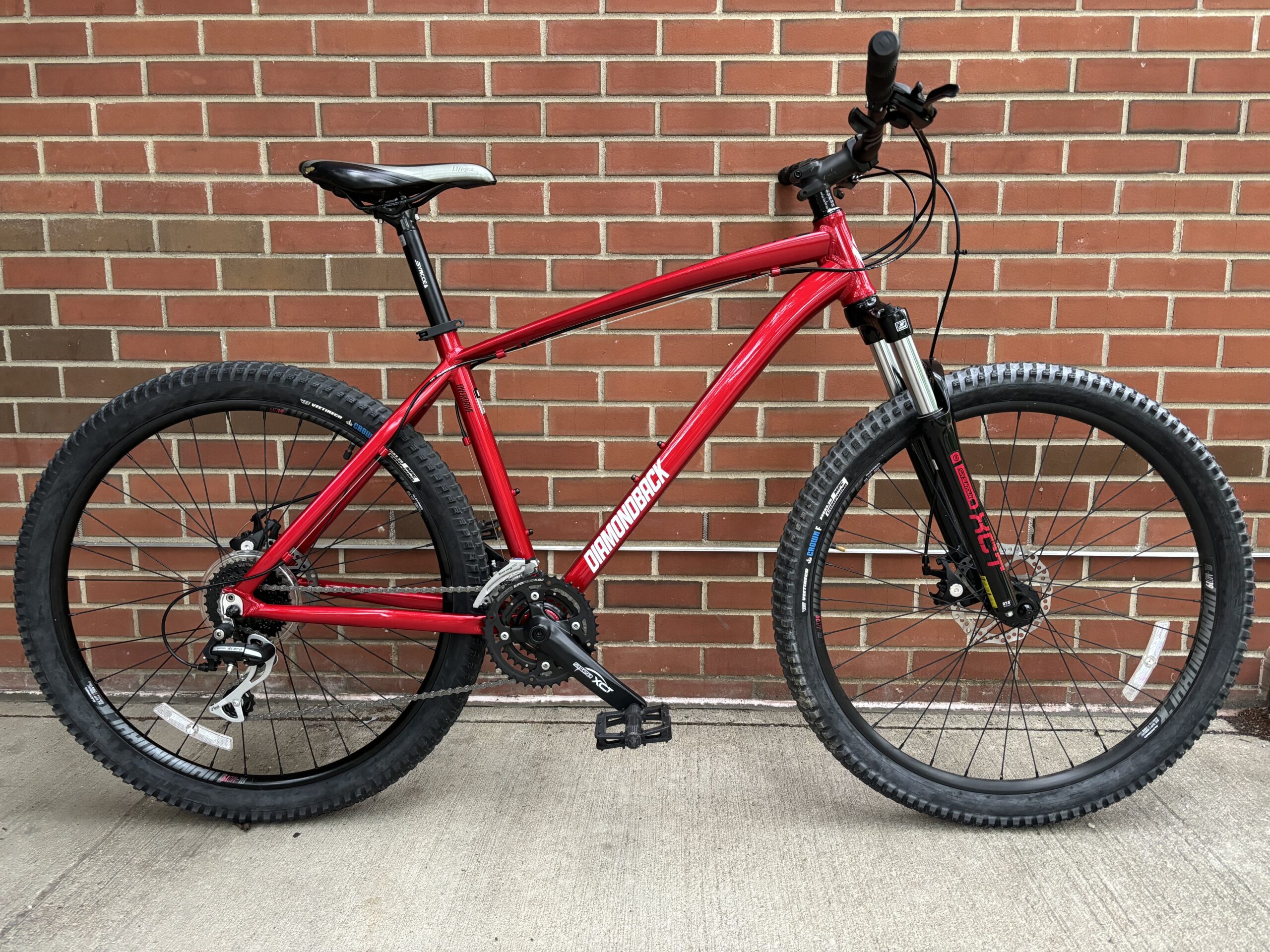 Diamondback Overdrive 27.5 - 18"