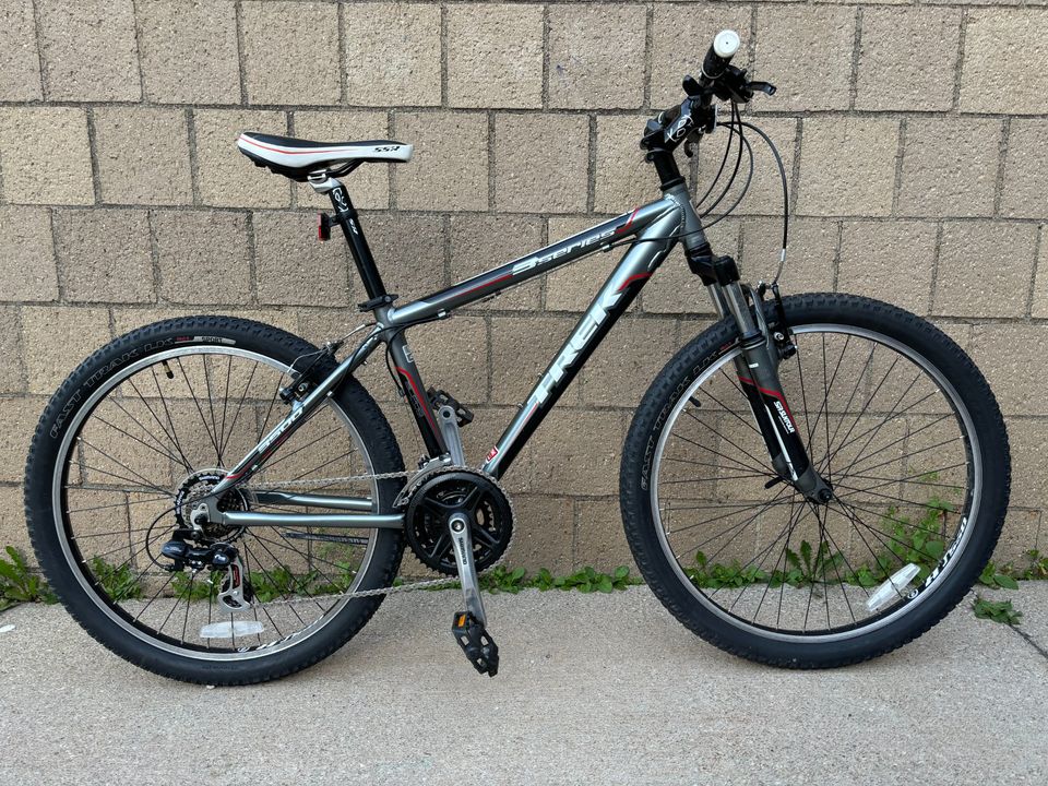 Trek 3500 - 16"